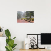 GA Savannah, Azaleen entlang Ziegelweg und Poster (Heimbüro)