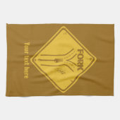 Gabel auf der Straße lustiges Verkehrszeichen Geschirrtuch (Horizontal)