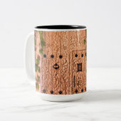 Gabriel Garcia Marquez-Graffiti Zweifarbige Tasse (Vorderseite Links)