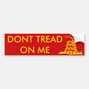 Gadsden_flag 11in Gelb Bumper2 auf Rot Autoaufkleber