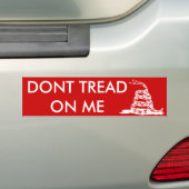 Gadsden_flag 11in Weiß Bumper2 auf Rot Autoaufkleber (Auf Auto)
