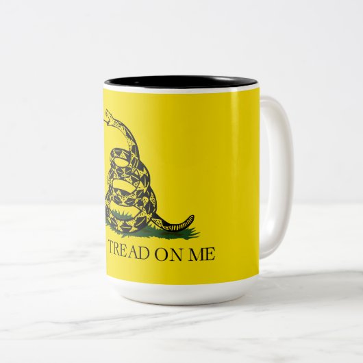 Gadsden Flag (Don't Tread on Me) (Schlangenflagge) Zweifarbige Tasse (VorderseiteRechts)