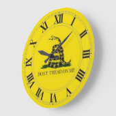 Gadsden Flag (Tread's on Me) Wall Clock Große Wanduhr (Winkel)