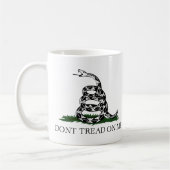 Gadsden-Flagge "treten nicht auf mir " Kaffeetasse (Links)