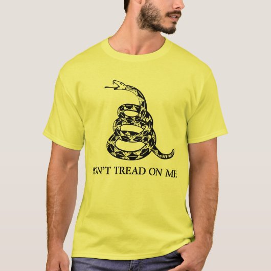 Gadsden-Flagge - treten Sie nicht auf mir T-Shirt (Vorderseite)