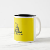 Gadsden-Flagge Zweifarbige Tasse (VorderseiteRechts)