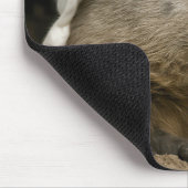 Gähnender Waldmurmeltier mit Nachthaube Mousepad (Ecke)