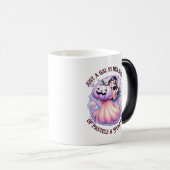 Gal in ihrer Blase von Pastellen & Pumpkins Verwandlungstasse (VorderseiteRechts)