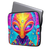 Galaktische Cyborg-Alien mit Neon Glow Laptopschutzhülle (Vorderseite Links)