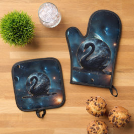 Galaktische Grace: Der Schwarze Schwan. Ofenhandschuh & Topflappen-Set