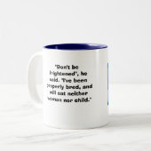 "Galanter Haifisch" durch Suzi Deutschen Zweifarbige Tasse (Vorderseite Links)