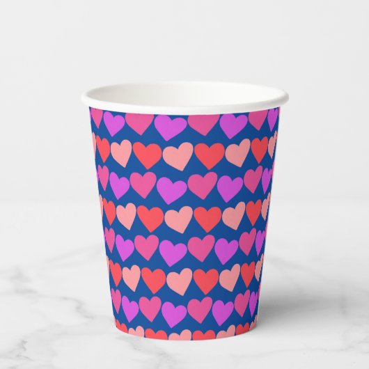 Galentines Day Pink Red Hearts Bold Retro Groovy Pappbecher (Rückseite)