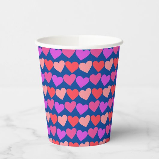 Galentines Day Pink Red Hearts Bold Retro Groovy Pappbecher (Links)
