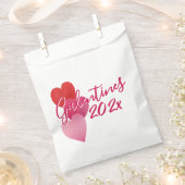 Galentines Party Favor Bag with 3 Hearts Geschenktütchen (Ausgeschnitten)