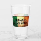 Gallagher Familienname auf irischer Flagge Glas (Vorderseite)
