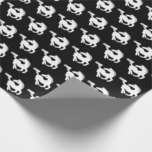Gallopierende weiße Pferde auf schwarzem Hintergru Geschenkpapier (Ecke)