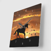 Galloping Horns und Vögel Quadratische Wanduhr (Winkel)