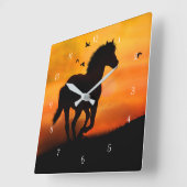 Galloping Horse and Birds in Sunset Quadratische Wanduhr (Winkel)