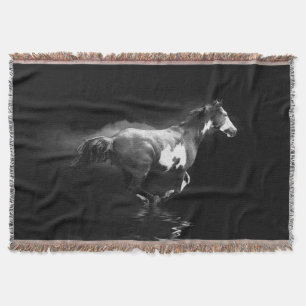 Galloping im Stil eines Westerns - Pferd und Rauch Decke