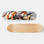 Galoppierende Mustangs Skateboard (Horizontal)