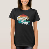 Game Day Retro Football Helm Trainer Team M T-Shirt (Vorderseite)