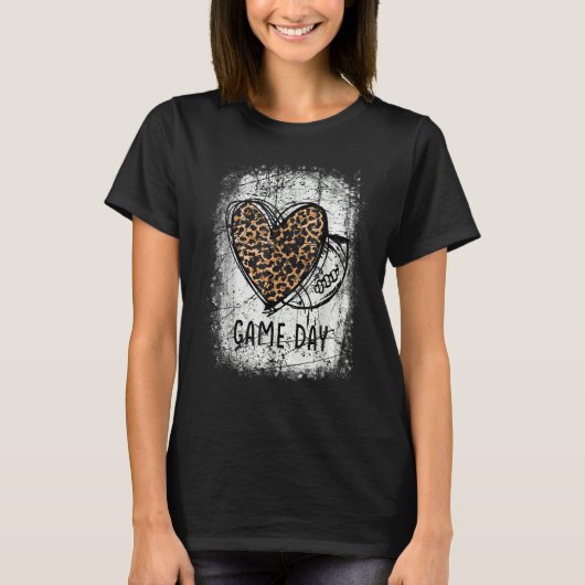 game day with leopard heart football  mom bleached T-Shirt (Vorderseite)