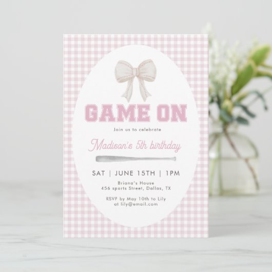 Game On Baseball Bow Pink Gingham Preppy 5th Einladung (Stehend Vorderseite)