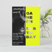 Game On Birthday Personalisiert Gamer Level Up Einladung (Stehend Vorderseite)