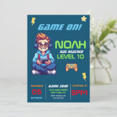 Game On Level Up Blue Video Game Birday Party Einladung (Stehend Vorderseite)