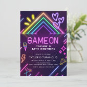 Game On Neon Video Games Girl Birthday Einladung (Stehend Vorderseite)