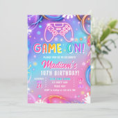 Game On Videospiel-Arcade VR Neon-Mädchen-Geburtst Einladung (Stehend Vorderseite)
