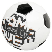Game Over, Level Up: Pixelated Retro Game Welt Fußball (Dreiviertel)