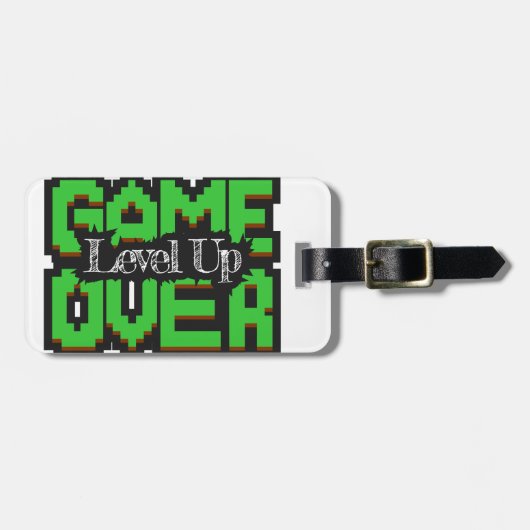 Game Over, Level Up: Pixelated Retro Game Welt Gepäckanhänger (Vorderseite horizontal)