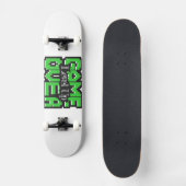 Game Over, Level Up: Pixelige Retro-Spielwelt Skateboard (Vorderseite)