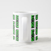 Game Over, Level Up: Retro-Pixel-Sandbox-Abenteuer Jumbo-Tasse (Rückseite)