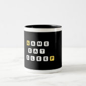 GameEatSleep-Tasse Zweifarbige Tasse (Mittel)