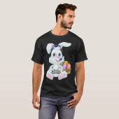 Gamer Easter Bunny Rabbit Video Game Player with C T-Shirt (Vorne ganz)