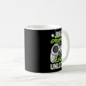 Gamer Junior Trauzeuge Level Unlock Video Gaming Kaffeetasse (VorderseiteRechts)