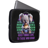 Gamer Koala - Gutes kommt denen, die grinden Laptopschutzhülle (Vorne Rechts)