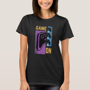 Gamer On Console Controller Der Achtzigjährige T-Shirt