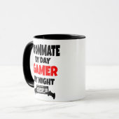 Gamer Roommate Tasse (Vorderseite Links)