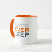 Gamer schlafen nie den lustigen Mug Orange Ringer Tasse (Vorderseite Links)