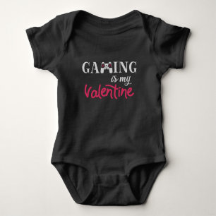 Gaming ist mein Valentinstag Baby Strampler