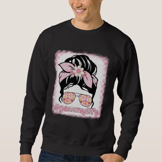 Gammy Messy Bun Bleaches Groovy Hippie Flower Moth Sweatshirt (Vorderseite)