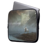 GANDALF™ bringt Hobbits in bewachte Städte Laptopschutzhülle (Vorderseite Links)