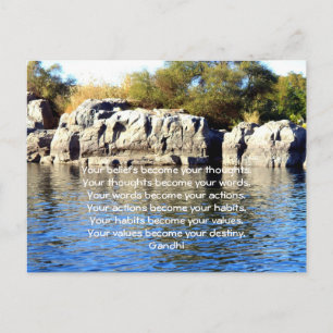 Gandhi-Weisheit-Sprichwort-Quotum über das Schicks Postkarte