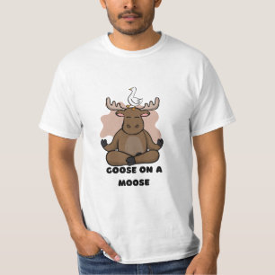 Gans auf einem Elch Tier Lustig T-Shirt