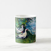 Gänse im Dorf am Teich Kaffeetasse (Mittel)