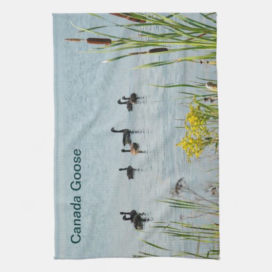 Gänse und Schwänze aus Kanada Geschirrtuch (Vertikal)