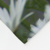 Gänseblümchen auf Grau Fleecedecke (Ecke)